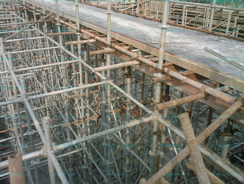 【建筑鋼管腳手架】守得住安quan才是關(guān)鍵的！