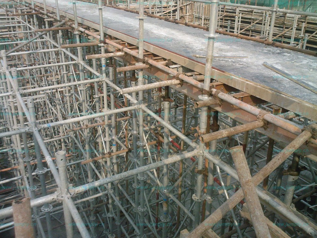 建筑鋼管腳手架大家都說好，建筑扣件不可少
